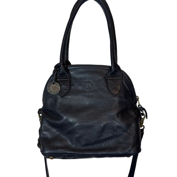 Wanderers Travel Co Banff Crossbody Bag Black Pebbled Leather - Picture 2 of 13